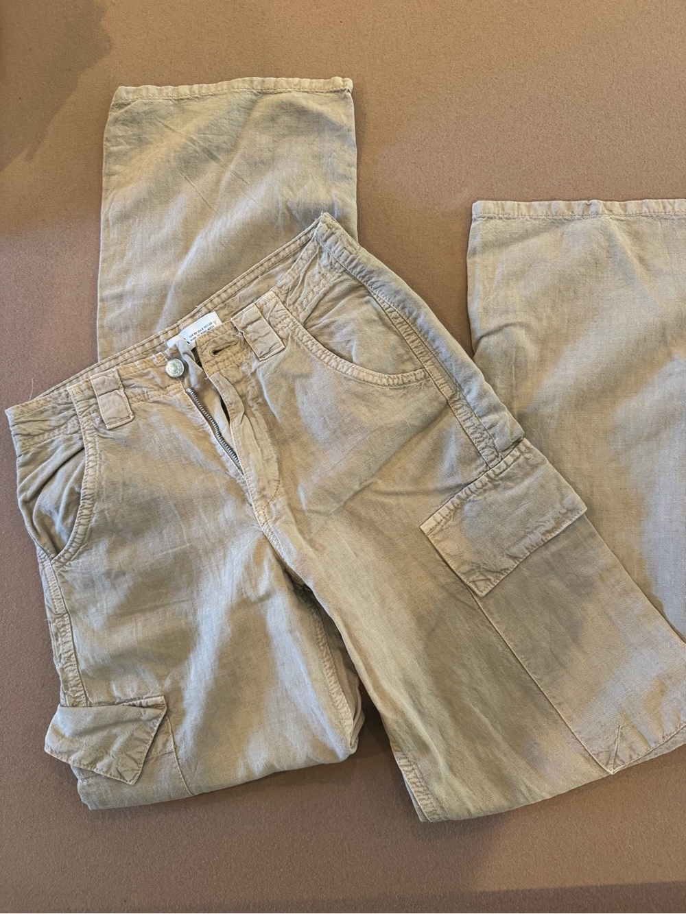 Zara Relaxed Cargo Pants in Light Beige